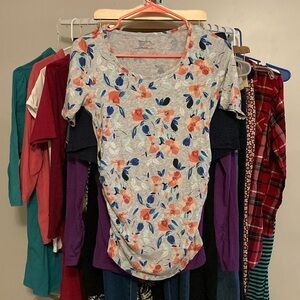 XS Gray Watercolor Floral Motherhood Maternity Shirt